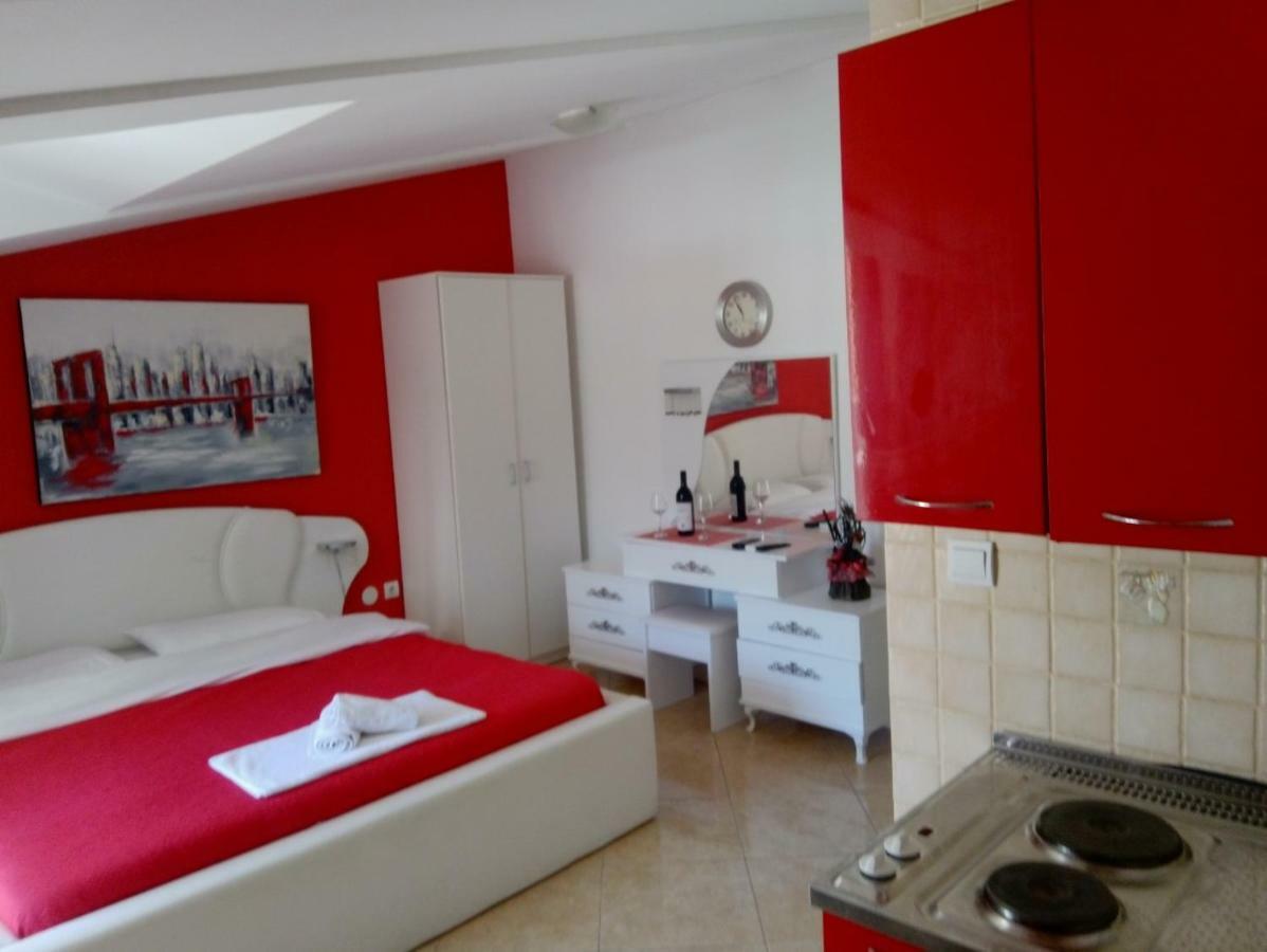 Apartmani M Херцег Нови Екстериор снимка
