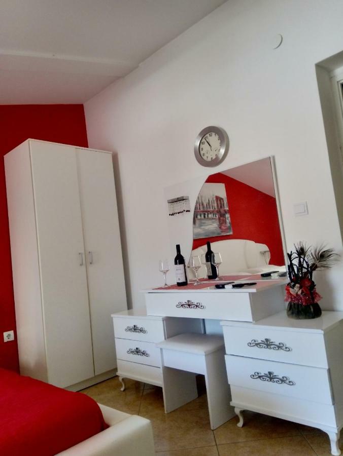 Apartmani M Херцег Нови Екстериор снимка